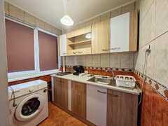 Titan, Metrou Costin Georgian